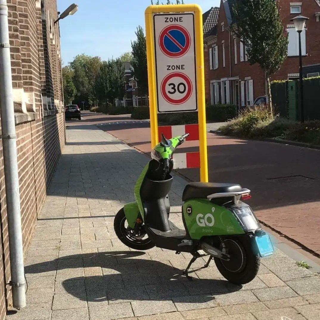 Deelscooter op straat